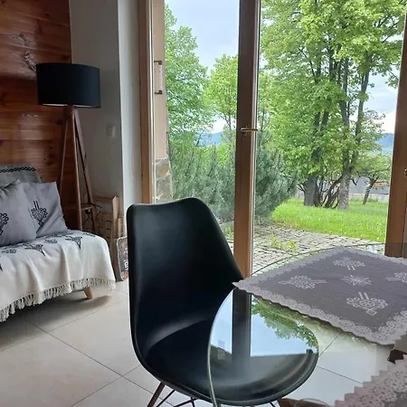 Apartment Na Cyrhli Z Tarasem *