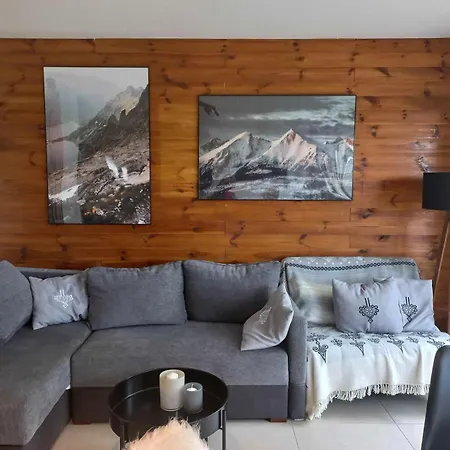 Na Cyrhli Z Tarasem Apartment